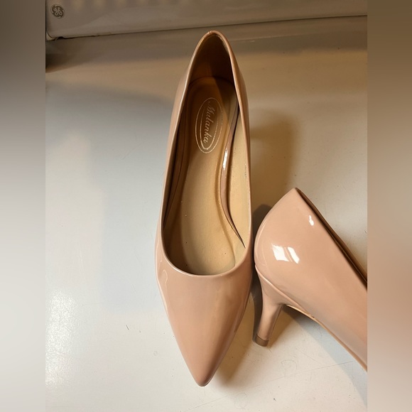 Heels - Picture 1 of 2